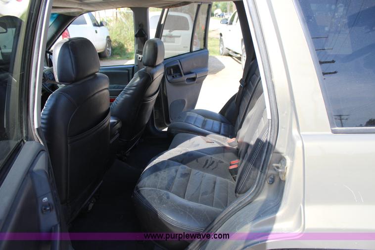 image for item J4378 1998 Jeep Grand Cherokee Laredo SUV