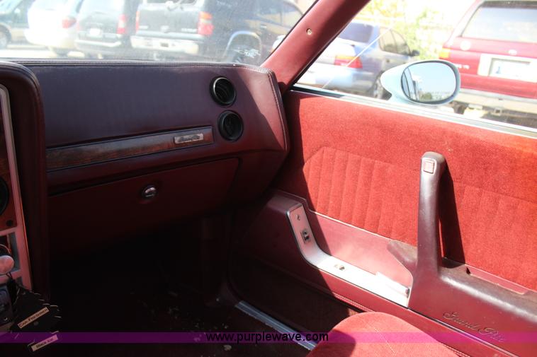 image for item J4379 1984 Pontiac Grand Prix LE