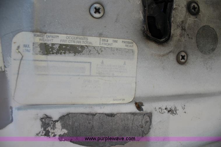 image for item J4379 1984 Pontiac Grand Prix LE