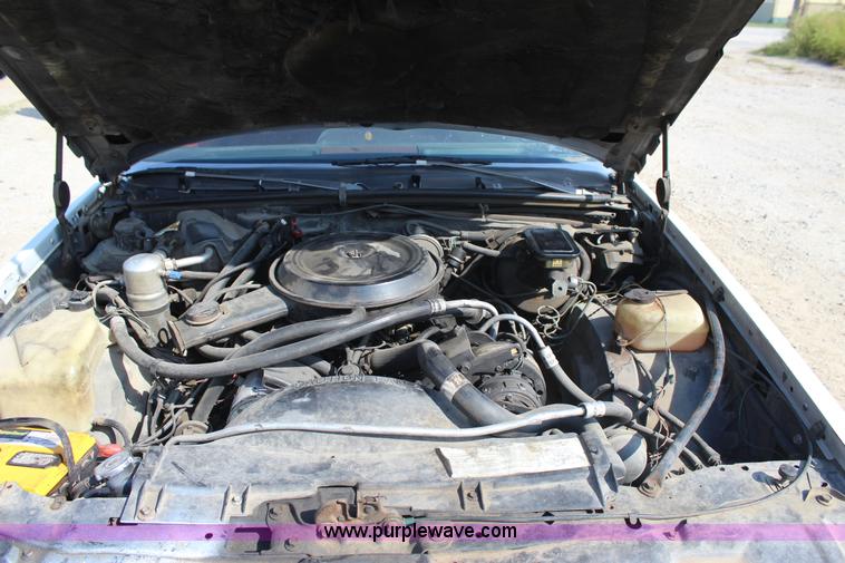 image for item J4379 1984 Pontiac Grand Prix LE