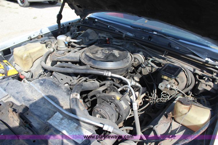 image for item J4379 1984 Pontiac Grand Prix LE