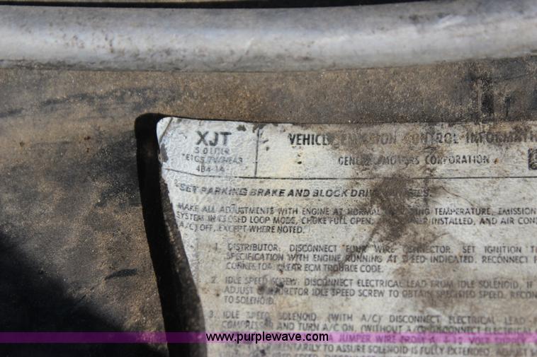 image for item J4379 1984 Pontiac Grand Prix LE