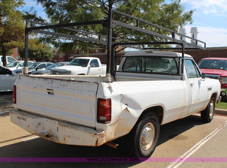 image for item J4382 1989 Dodge D350 pickup truck