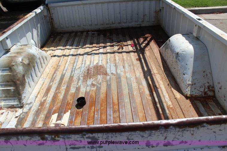 image for item J4382 1989 Dodge D350 pickup truck