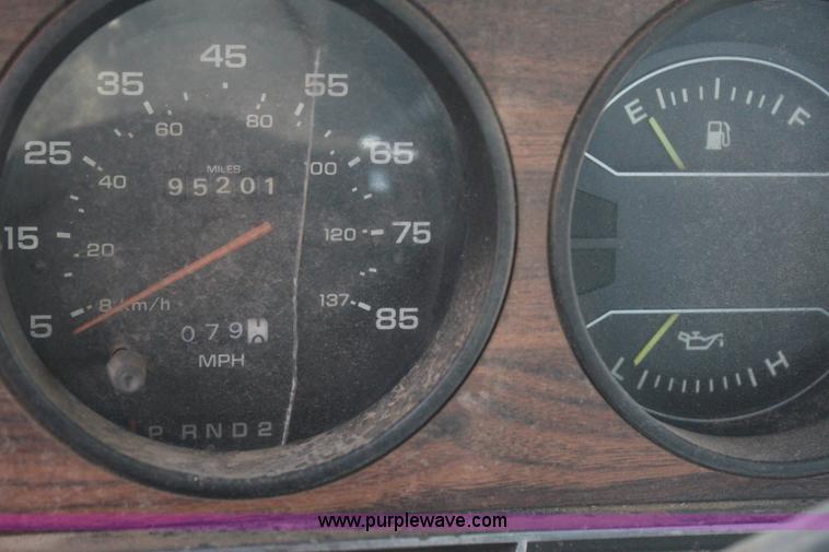 image for item J4382 1989 Dodge D350 pickup truck