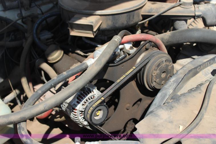 image for item J4382 1989 Dodge D350 pickup truck