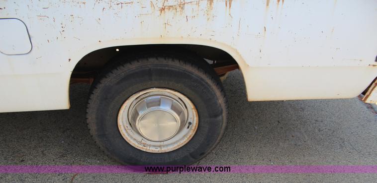 image for item J4382 1989 Dodge D350 pickup truck
