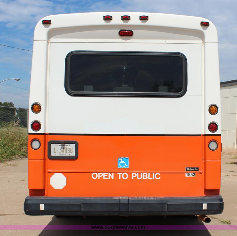 image for item J4388 2008 Ford Econoline E450 bus