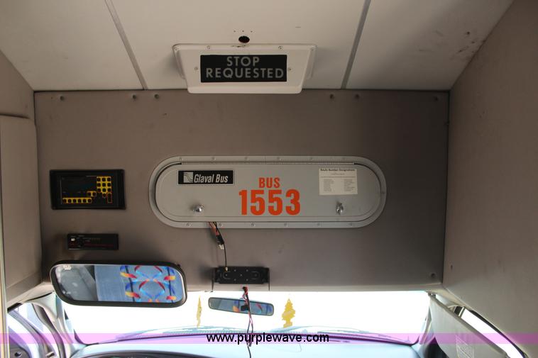 image for item J4388 2008 Ford Econoline E450 bus