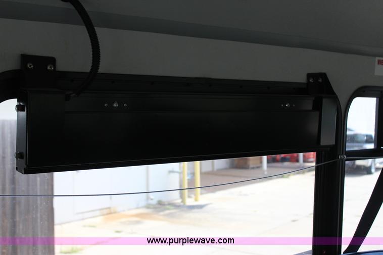 image for item J4388 2008 Ford Econoline E450 bus