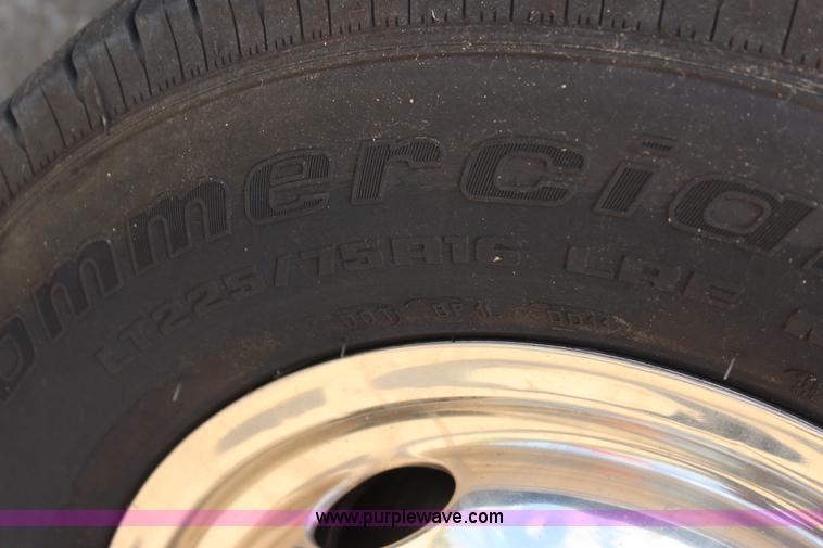 image for item J4388 2008 Ford Econoline E450 bus