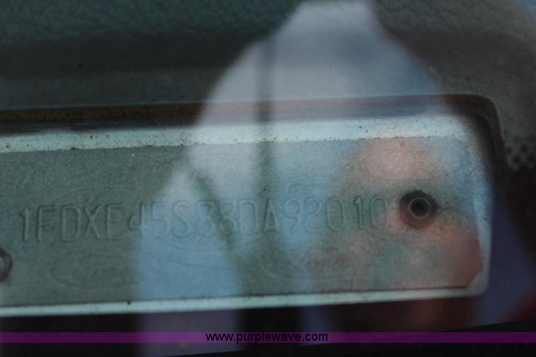 image for item J4388 2008 Ford Econoline E450 bus