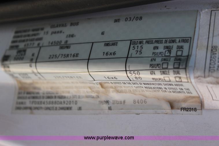 image for item J4388 2008 Ford Econoline E450 bus