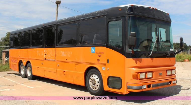 image for item J4391 2000 Blue Bird Commercial Bus