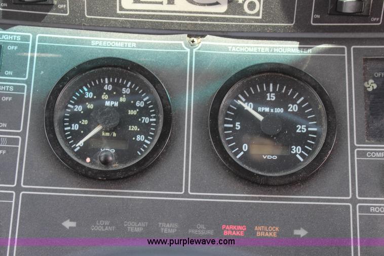 image for item J4391 2000 Blue Bird Commercial Bus