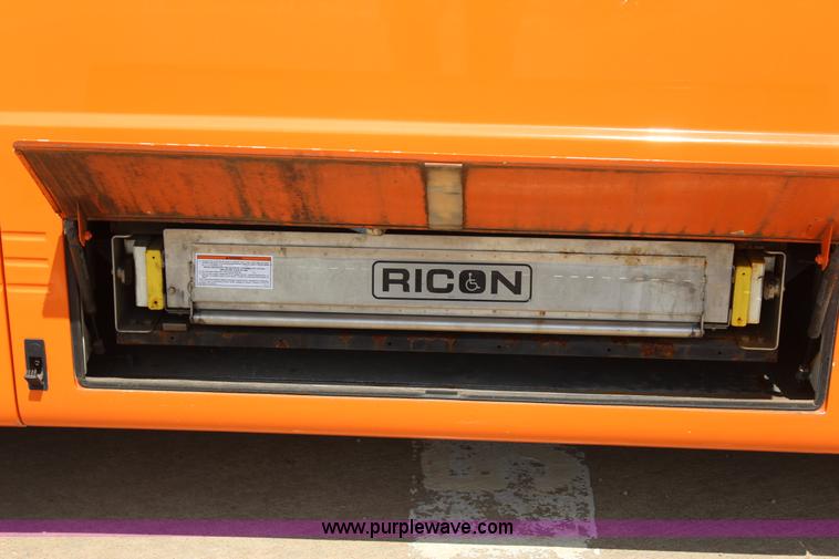 image for item J4391 2000 Blue Bird Commercial Bus