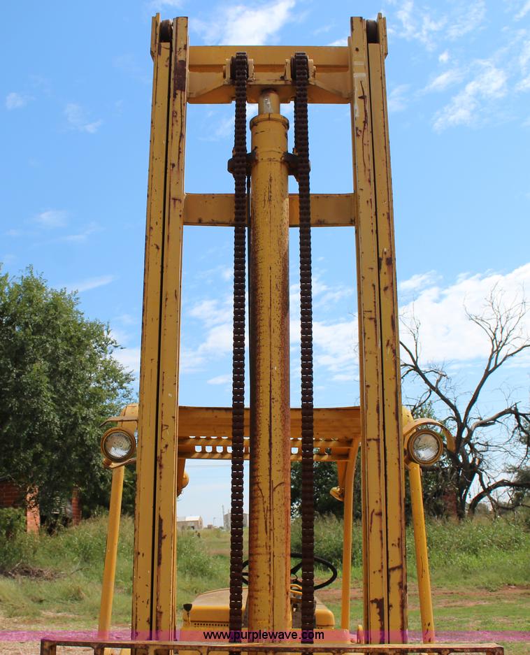 image for item J4393 1972 Hyster H150F rough terrain forklift