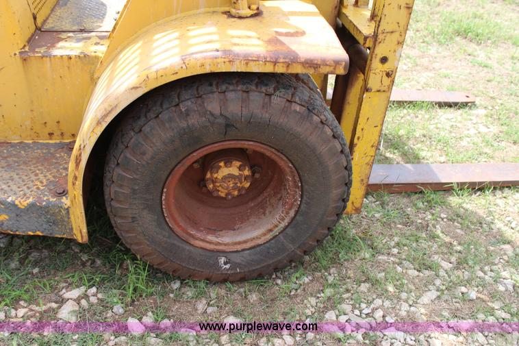 image for item J4393 1972 Hyster H150F rough terrain forklift