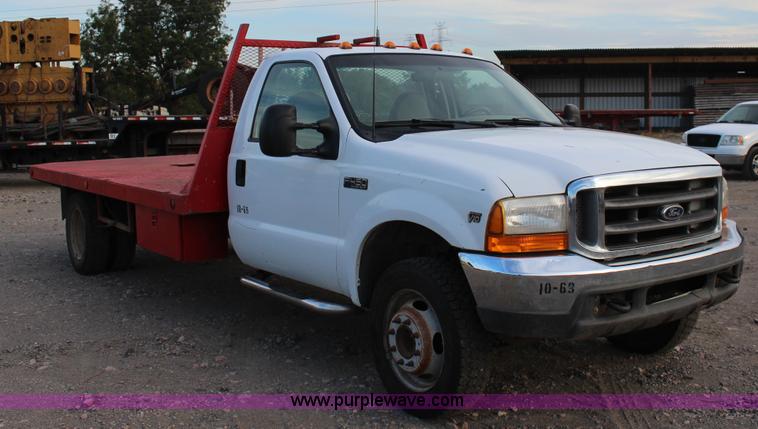 image for item J4396 2001 Ford F450 Super Duty flatbed truck
