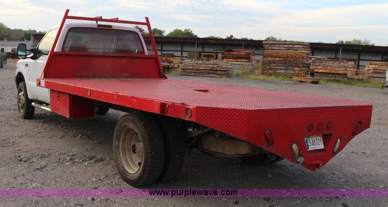 image for item J4396 2001 Ford F450 Super Duty flatbed truck