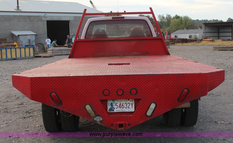 image for item J4396 2001 Ford F450 Super Duty flatbed truck