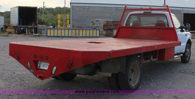image for item J4396 2001 Ford F450 Super Duty flatbed truck