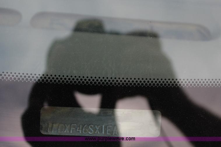 image for item J4396 2001 Ford F450 Super Duty flatbed truck