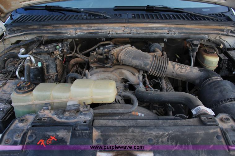 image for item J4396 2001 Ford F450 Super Duty flatbed truck