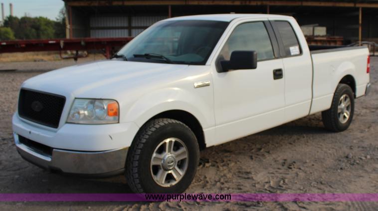 image for item J4397 2005 Ford F150 SuperCab pickup truck