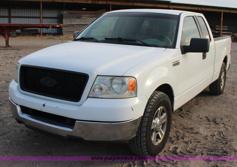 image for item J4397 2005 Ford F150 SuperCab pickup truck