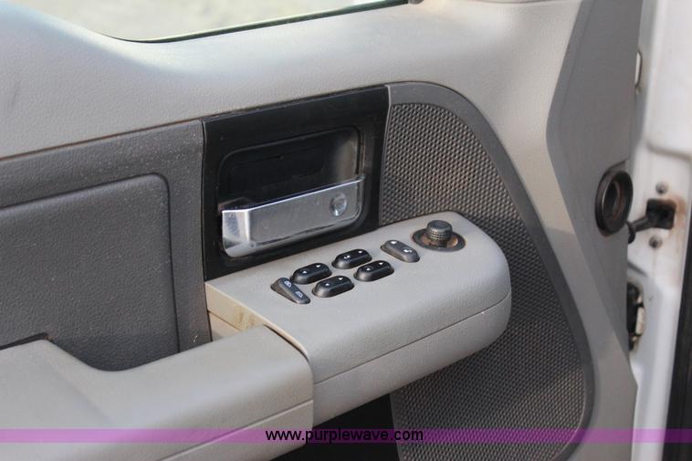 image for item J4397 2005 Ford F150 SuperCab pickup truck