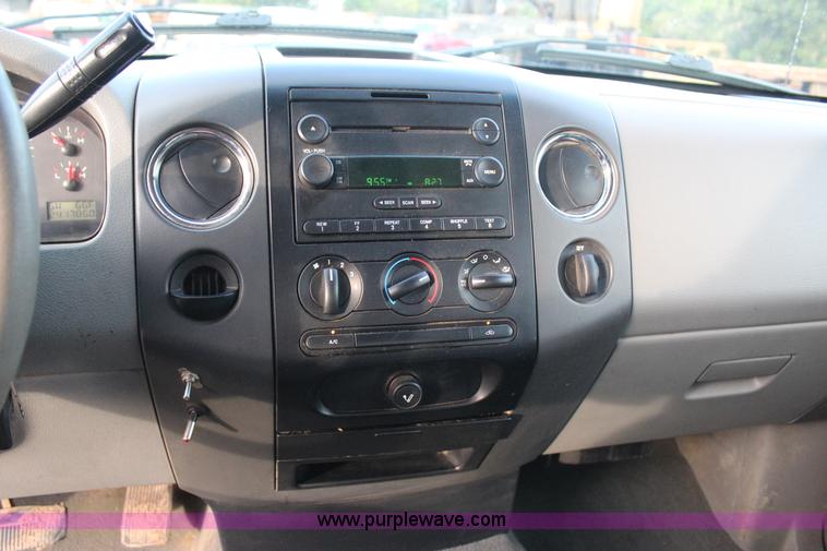 image for item J4397 2005 Ford F150 SuperCab pickup truck