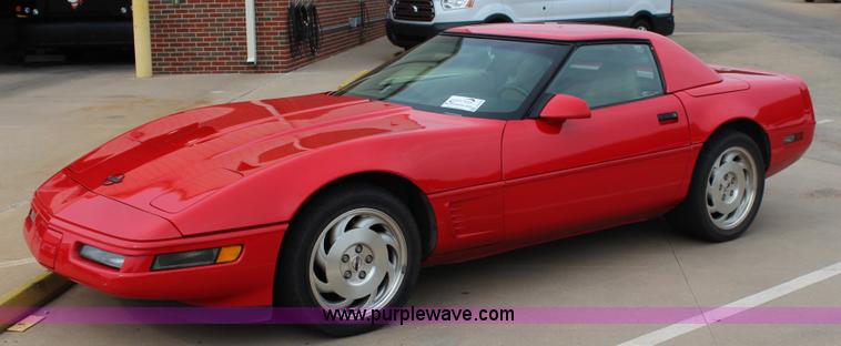 image for item J4398 1996 Chevrolet Corvette convertible