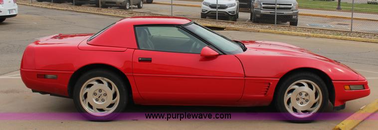 image for item J4398 1996 Chevrolet Corvette convertible
