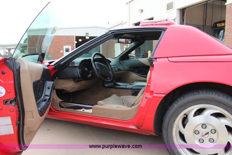 image for item J4398 1996 Chevrolet Corvette convertible