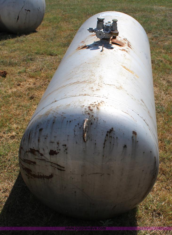 image for item J4407 250 gallon propane tank