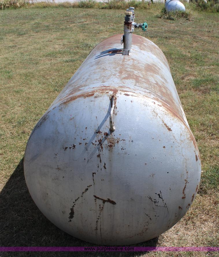 image for item J4408 500 gallon propane tank