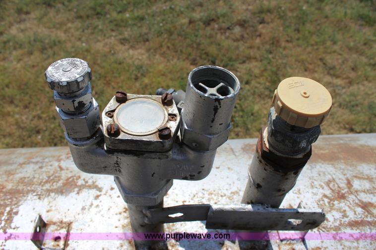 image for item J4408 500 gallon propane tank