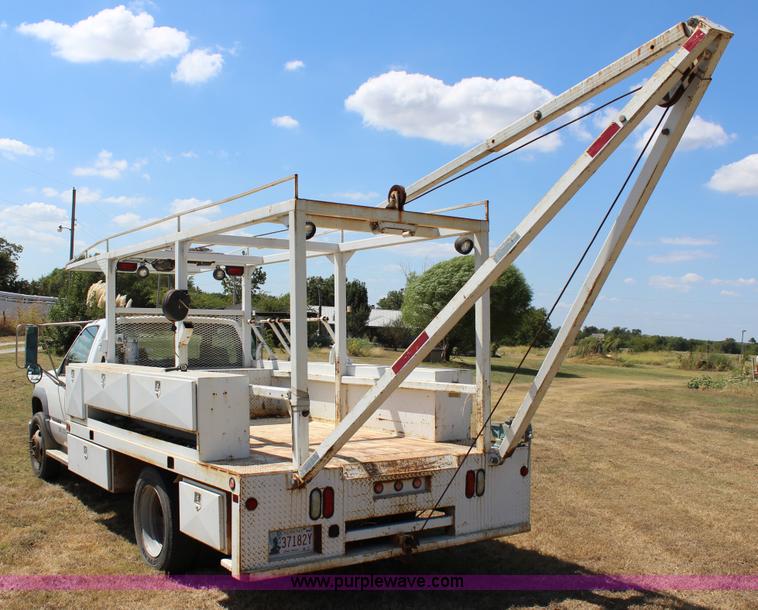 image for item J4410 2000 Chevrolet 3500HD propane tank hauler truck