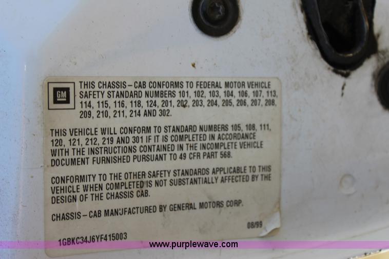 image for item J4410 2000 Chevrolet 3500HD propane tank hauler truck