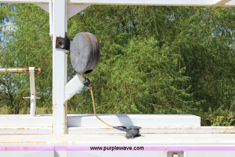 image for item J4410 2000 Chevrolet 3500HD propane tank hauler truck