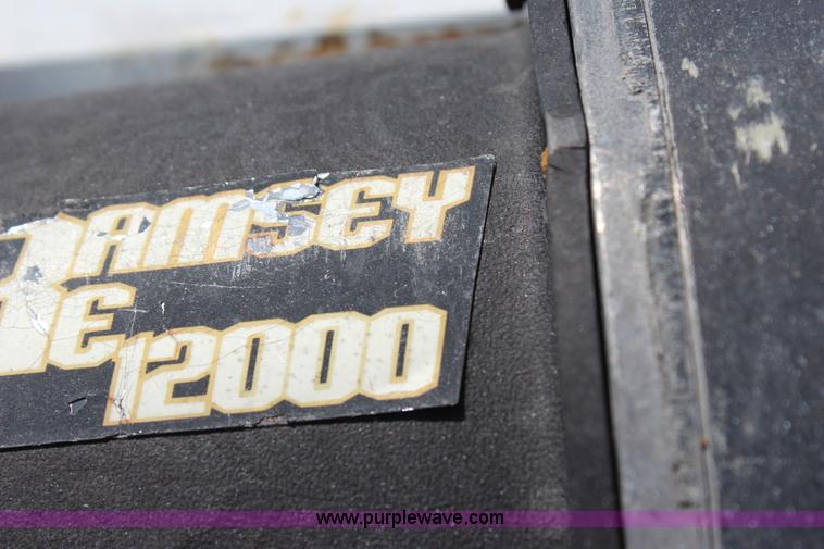 image for item J4410 2000 Chevrolet 3500HD propane tank hauler truck