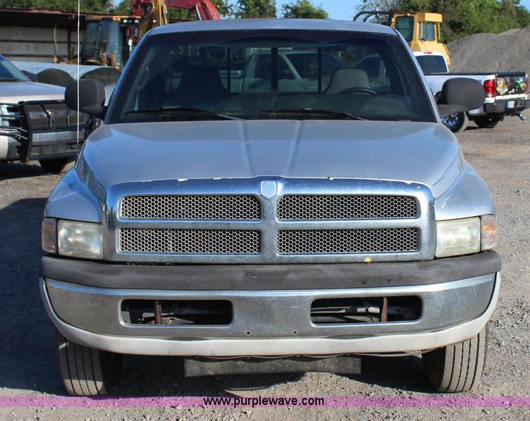 image for item J4416 2001 Dodge Ram 1500 pickup truck