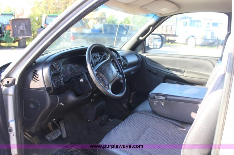 image for item J4416 2001 Dodge Ram 1500 pickup truck