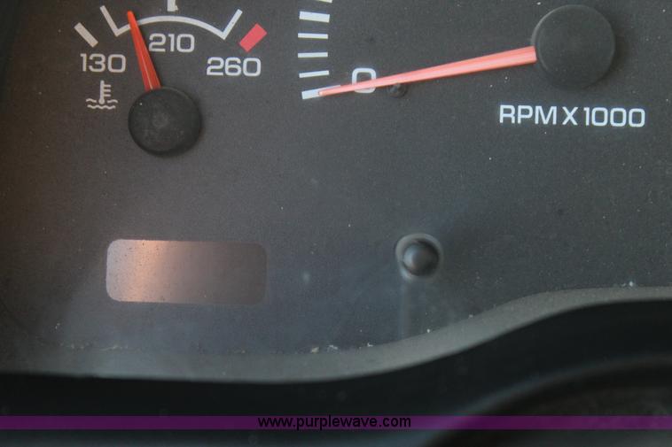 image for item J4416 2001 Dodge Ram 1500 pickup truck