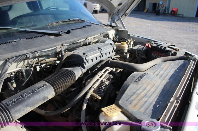 image for item J4416 2001 Dodge Ram 1500 pickup truck