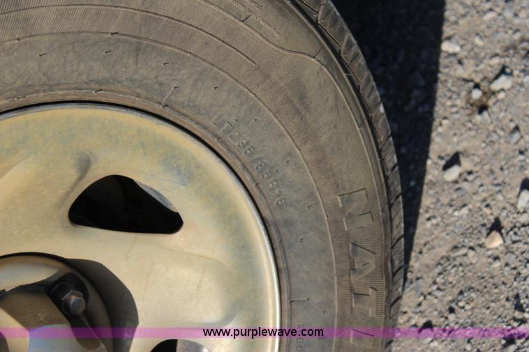 image for item J4416 2001 Dodge Ram 1500 pickup truck