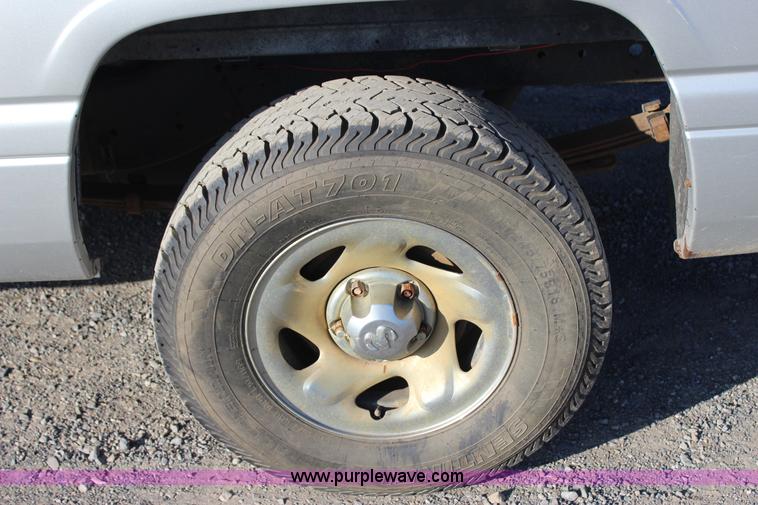 image for item J4416 2001 Dodge Ram 1500 pickup truck