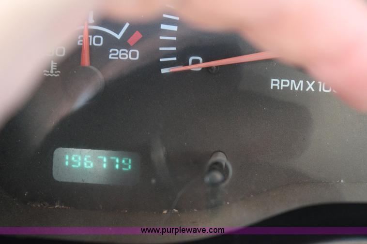 image for item J4416 2001 Dodge Ram 1500 pickup truck