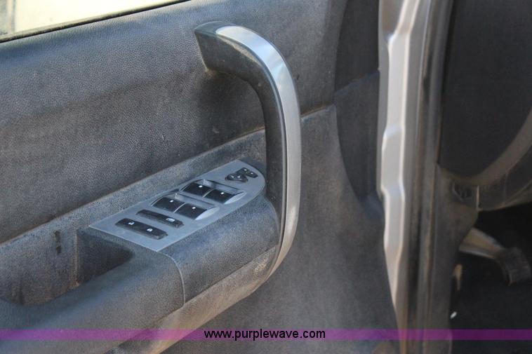 image for item J4417 2007 Chevrolet Silverado 1500 Crew Cab pickup truck